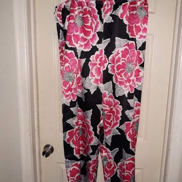 Attention floral thin pants size 2X A-9 5/$25 - Picture 1 of 2